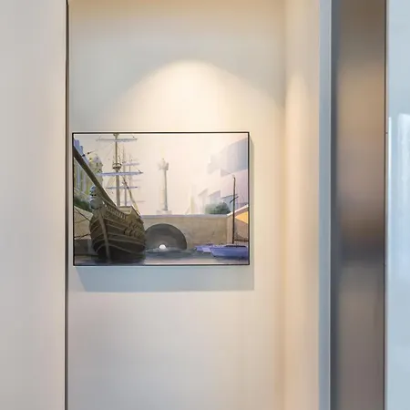 Atelier Apartment *
