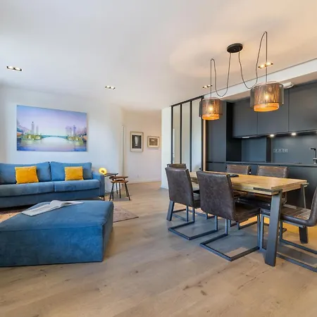 Atelier Apartment *